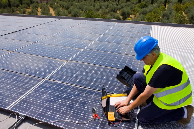 solar_panel_worker